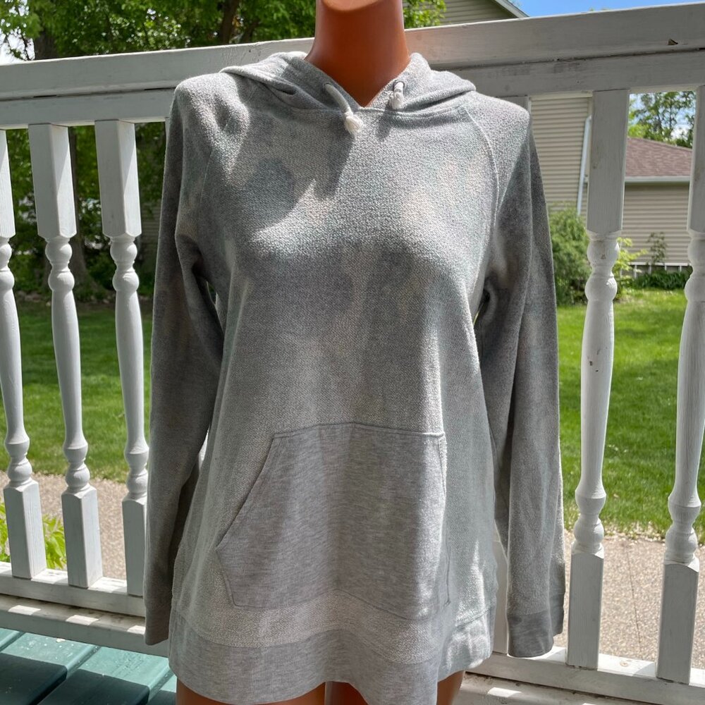 Maurices Light Gray Hoodie – Size Medium